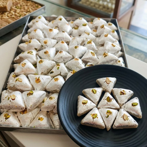 Shri Rajbandhu Kaju-Pista Gilori, Varanasi | A Rich & Authentic Taste of Banaras